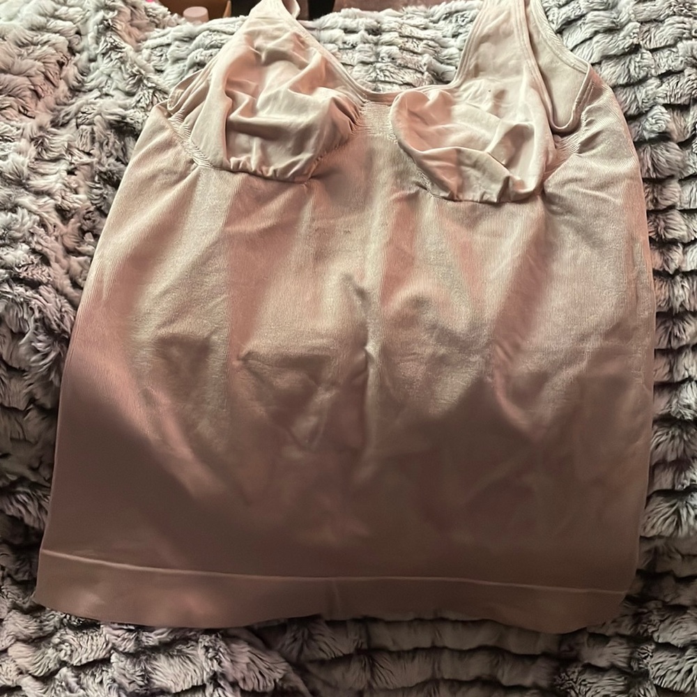 NWOT Avenue Body Seamless Shaping Cami - beige Size 22/24